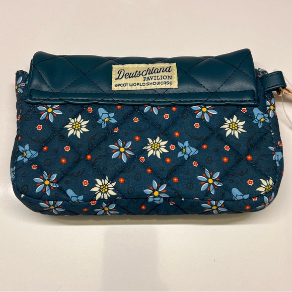 NEW DISNEY EPCOT GERMANY PAVILION BLACK FOREST MINNIE MOUSE QUILTED WRISTLET - Picture 11 of 11